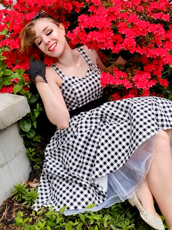 1950s Sweet Heart Neckline Black Plaid Strap Swing Dress With Pockets - Gowntownvintage