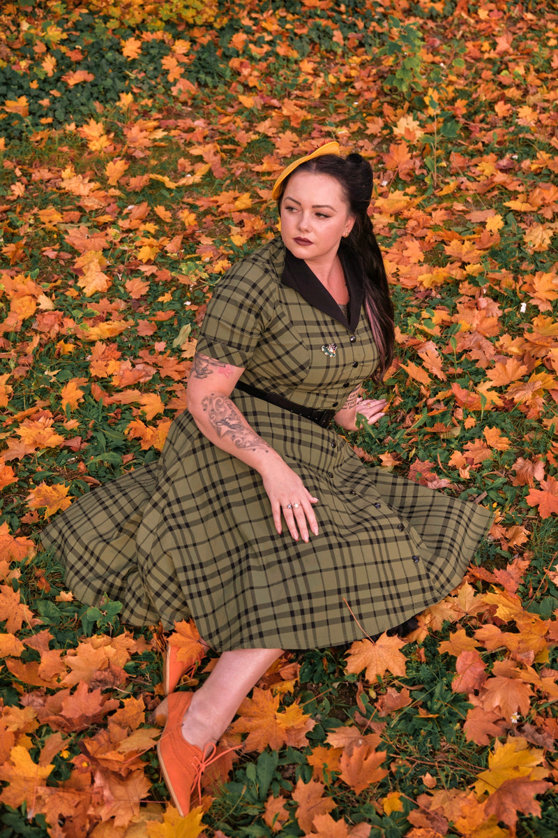 1950s Armyplaid Lapel Collar Vneckline Shirtwaist Vintage Dress With Belts&Pockets