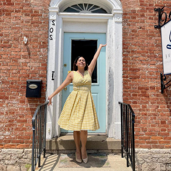 50s Womens Adjustable Strap Yellowplaid Swing Dress With Pockets - Gowntownvintage