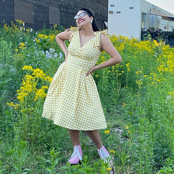 1950s Womens Adjustable Strap Yellowplaid Swing Dress With Pockets - Gowntownvintage