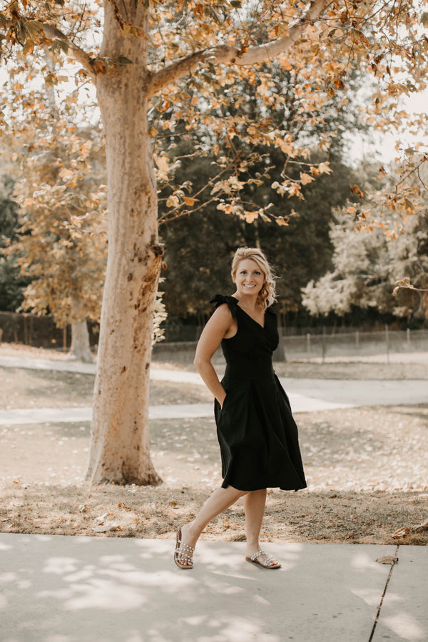 1950s Womens Black Adjustable Strap Dress With Pockets