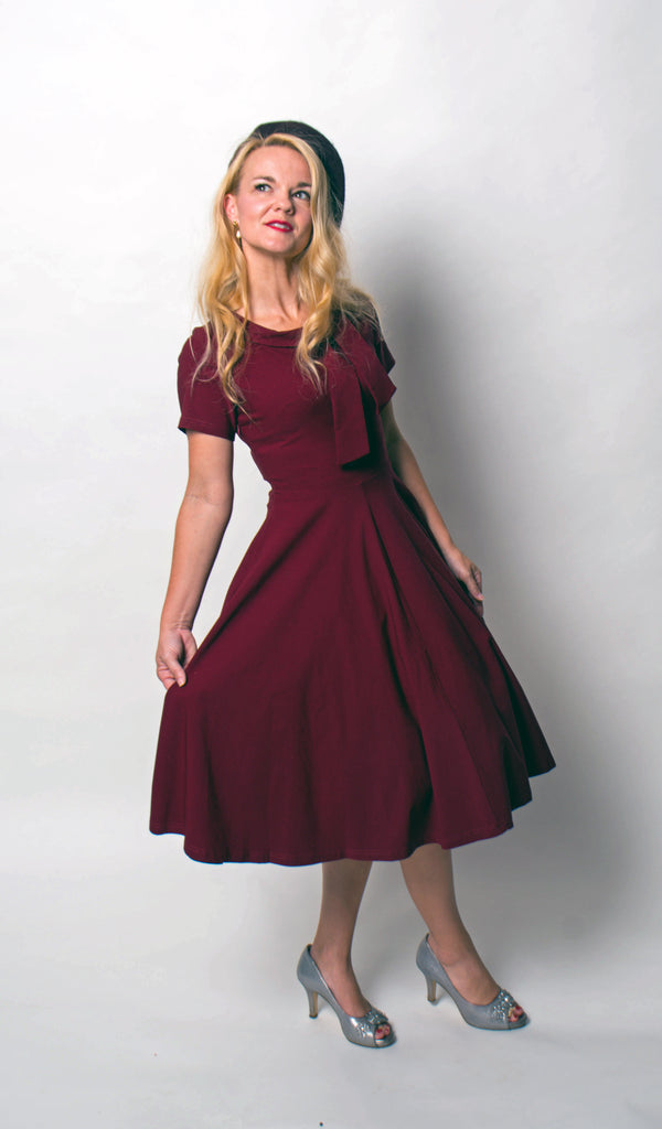 50s  Vintage Darkred Dress  In  Roller Collar - Gowntownvintage