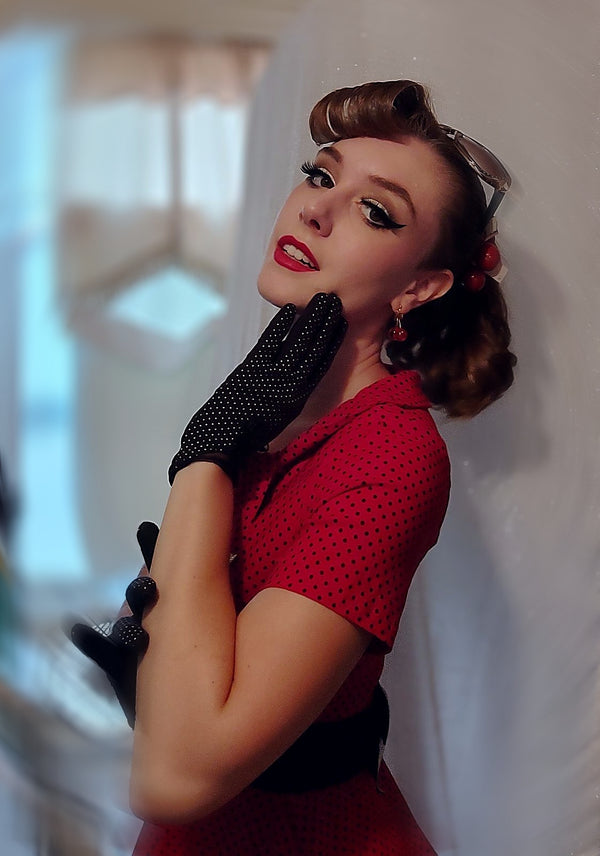 1950s  Vintage Reddot Dress  In  Roller Collar
