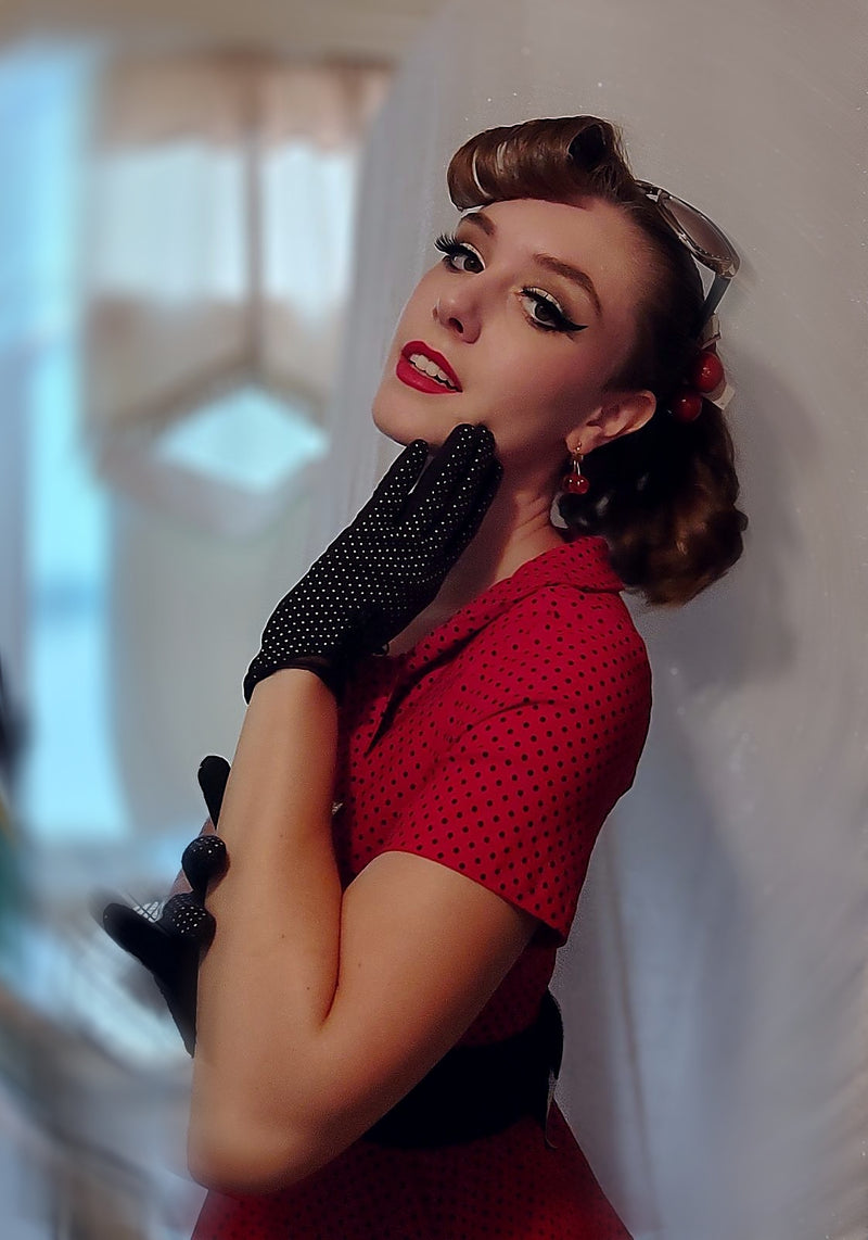 1950s  Vintage Reddot Dress  In  Roller Collar